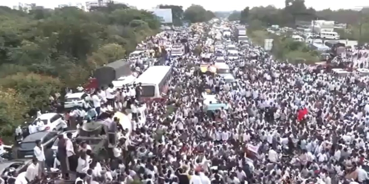 लोन माफी, फसलों के नुकसान की भरपाई और MSP… महाराष्ट्र में सड़कों पर क्यों उतरे किसान?