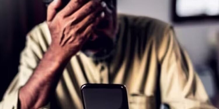 लोन लेकर ट्रेडिंग में निवेश, और भारी रिटर्न… वायु सेना अधिकारी से 97 लाख का फ्रॉड