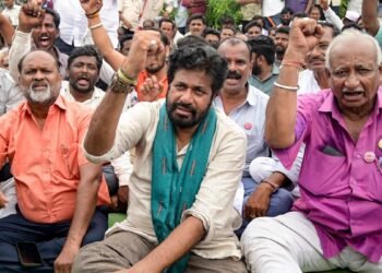 बच्चू कडू के किसान आंदोलन में आज शामिल होंगे मनोज जरांगे पाटिल, नागपुर में जमे किसान, ये है डिमांड