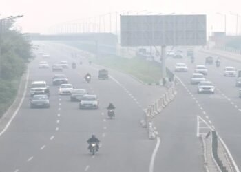 AQI का ग्राफ बढ़ने से सांसों में घुल रहा जहर! खराब से ‘बहुत खराब’ हो गई दिल्ली की हवा