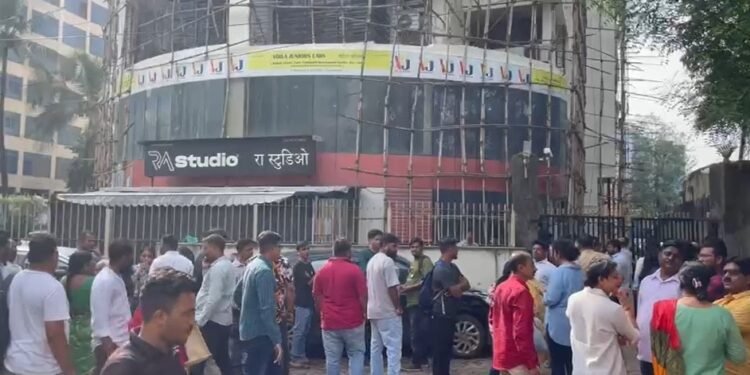 LIVE: मुंबई में 15-20 बच्चों को बंधक बनाने वाला पकड़ा गया, ऑडिशन के नाम पर बुलाकर किया था किडनैप