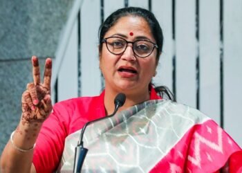 पुराने वाहन मालिकों के लिए खुशखबरी! अब उम्र बीतने के बाद भी मिलेगी एनओसी, रेखा गुप्ता सरकार का बड़ा फैसला