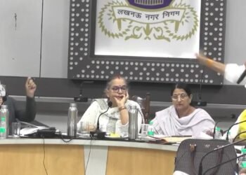 लखनऊ: मेयर सुषमा खारवाल और नगर आयुक्त के बीच तीखी नोकझोंक, कार्यकारिणी बैठक बीच में ही भंग
