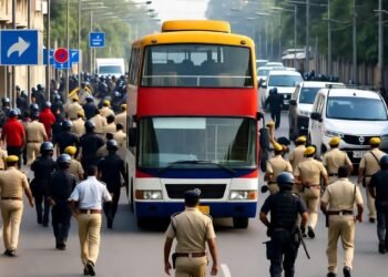 जब आदित्य ठाकरे को मारने के लिए बस को बनाया था बंधक… पहले भी सिरफिरे फैला चुके हैं मुंबई में दहशत