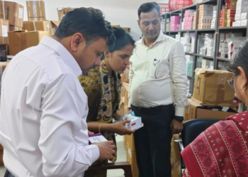 लखनऊ में कोडीन युक्त कफ सिरप बेचने वाला गिरफ्तार, नशेड़ियों को ऊंचे दाम पर बेचने का खुलासा