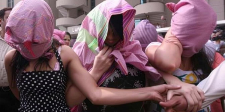 बांग्लादेशी महिलाओं की दर्दनाक कहानी: सैलून में काम का लालच और देह व्यापार का जाल