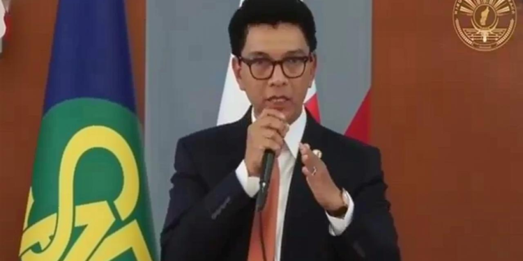 मेडागास्कर में राजनीतिक संकट: राष्ट्रपति ने अविश्वास प्रस्ताव से पहले संसद भंग कर देश से फरार!