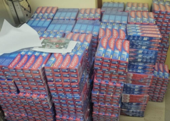 नकली कोलगेट बनाने वाली फैक्ट्री का भंडाफोड़, 9 लाख का माल जब्त – जानिए पूरी खबर