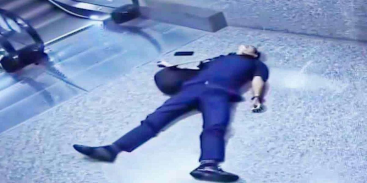 तीस हजारी कोर्ट में ड्यूटी के दौरान दिल्ली पुलिस ASI की हार्ट अटैक से मौत, CCTV में कैद अंतिम पल