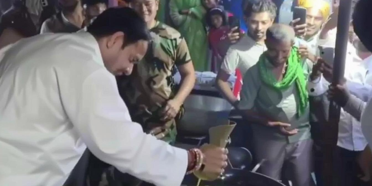 तेज प्रताप यादव की जलेबी बनाने की वीडियो वायरल, लोगों की भीड़ में गाड़ी रोककर बनाई मिठाई