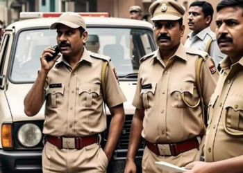 पुल पर खड़ी कार और खाड़ी में कूदे शख्स की खोज में जुटा बचाव दल-जानिए पूरी खबर