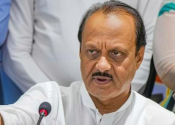 दिवाली पर ‘सिर्फ हिंदू व्यापारियों से शॉपिंग’ बयान पर अजित पवार का सख्त रुख, MLA से जवाब मांगा