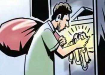 ट्रेन में यात्री के बैग से 56 लाख के गहने चोरी, RPF ने चोर को किया गिरफ्तार-जानिए पूरी कहानी