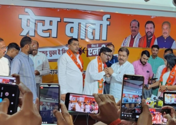 आरजेडी और कांग्रेस को बड़ा झटका: तीन विधायक और पूर्व सांसद बीजेपी में शामिल, पटना में हुआ मिलन समारोह