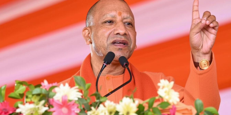 दिवाली से पहले सीएम योगी की कड़ी चेतावनी: यदि त्यौहार में बाधा डालने की कोशिश की तो कड़ी कार्रवाई