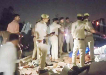 अयोध्या में सिलेंडर ब्लास्ट से मकान ढहने पर 5 की मौत, मलबे में कई के दबे होने का खतरा