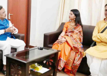 मैथिली ठाकुर की गायकी शानदार, लेकिन बीजेपी महिला कार्यकर्ताओं ने टिकट न देने की मांग को लेकर विवाद खड़ा किया