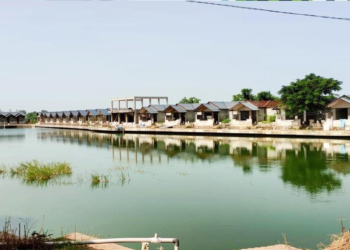 भोपाल के पास रिटायर्ड PWD इंजीनियर के साम्राज्य पर रेड: 3 करोड़ का सोना, 36 लाख कैश और 17 टन शहद जब्त