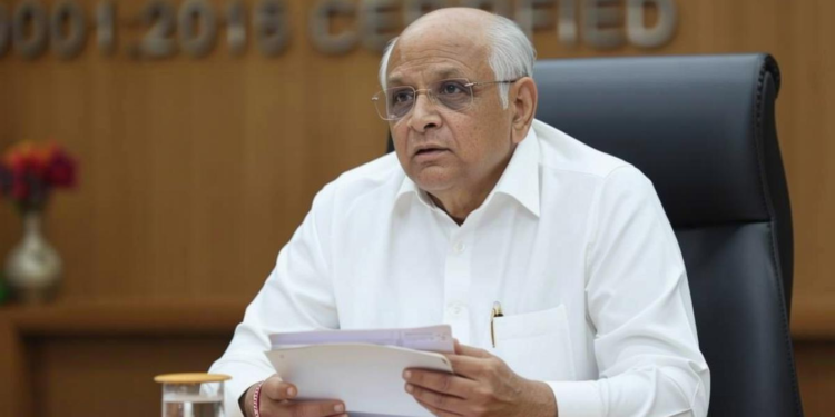 गुजरात सरकार का दिवाली तोहफा: कर्मचारियों और पेंशनरों का डीए 3 से 5% बढ़ाकर 9 लाख से अधिक को लाभ