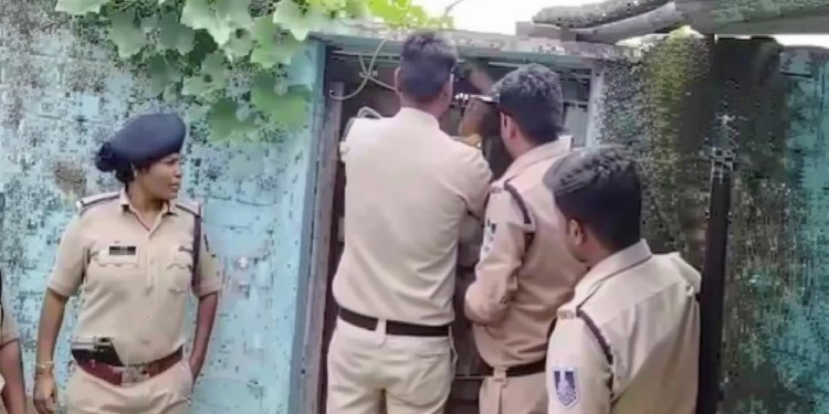 मां की जान लेने वाले दो कलयुगी बेटों का खौफनाक जमीन विवाद में हैवानियत का खुलासा