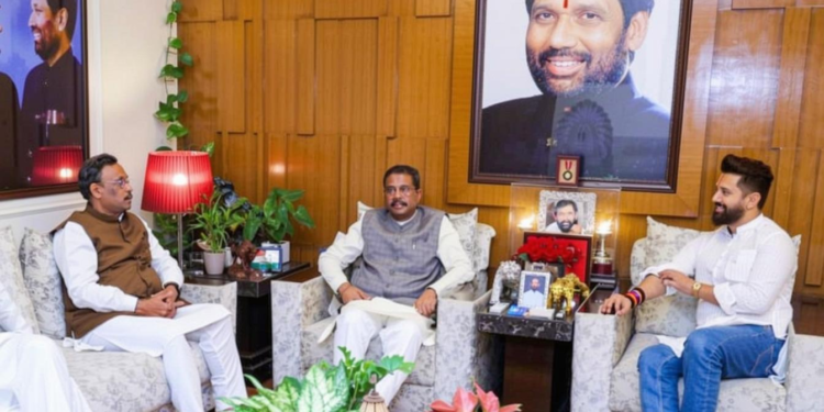 मिशन बिहार में धर्मेंद्र प्रधान की भूमिका: चिराग को मनाने और NDA सीट बंटवारे की पूरी कहानी
