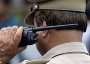 रिटायर्ड आबकारी अधिकारी के घर से एक करोड़ नकद, ढाई किलो सोना और फिल्मों में निवेश, छापेमारी में 10 करोड़ की संपत्ति का खुलासा