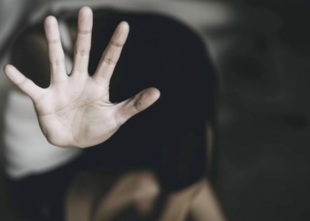 दिल्ली यूनिवर्सिटी में छात्रा से गैंगरेप की कोशिश, 4 आरोपियों पर कार्रवाई, कैंपस में हंगामा