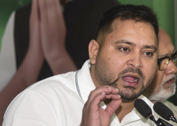 क्या हर घर के सदस्य को सरकारी नौकरी मिल सकती है? तेजस्वी के वादे का विश्लेषण और संभावनाएं