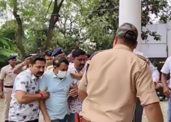 कफ सिरप कांड: ‘फांसी दो’ के नारे, कोर्ट में कंपनी मालिक ने कहा- बीमार हूं, मुझे राहत दी जाए