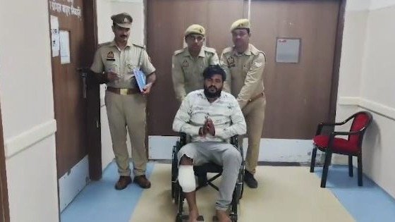 सोनभद्र में पुलिस और तस्करों के बीच एनकाउंटर, बदमाश को लगी गोली, तीन फरार