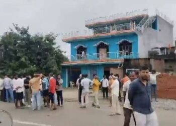 सुल्तानपुर में कुख्यात गैंगस्टर ने खुद को मारी गोली, 10 संगीन मामलों में था आरोपी