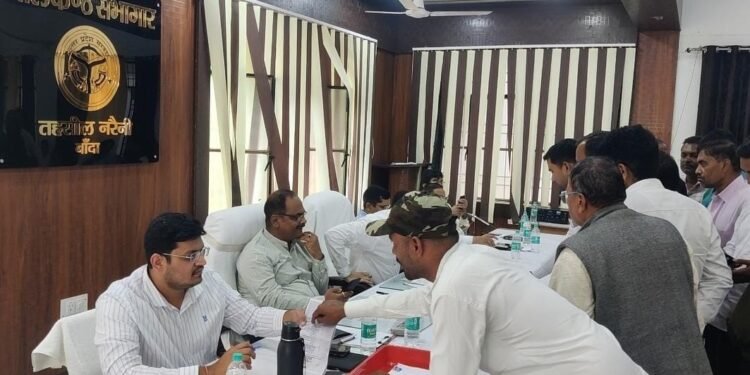 ‘इतने जूते मारूंगा कि गंजे हो जाओगे…’, बांदा में SDM ने लेखपाल को दी धमकी, ADM ने दिए जांच के आदेश