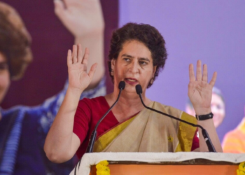 ‘मिलकर काम करने की जरूरत’, दिल्ली के प्रदूषण पर प्रियंका ने की अपील तो BJP ने याद दिला दी शीला सरकार