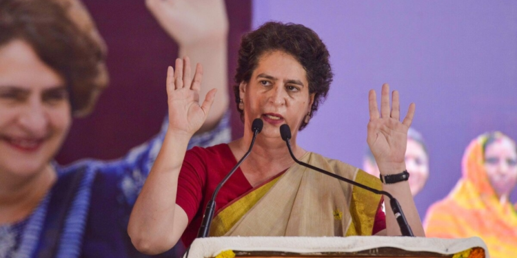 ‘मिलकर काम करने की जरूरत’, दिल्ली के प्रदूषण पर प्रियंका ने की अपील तो BJP ने याद दिला दी शीला सरकार