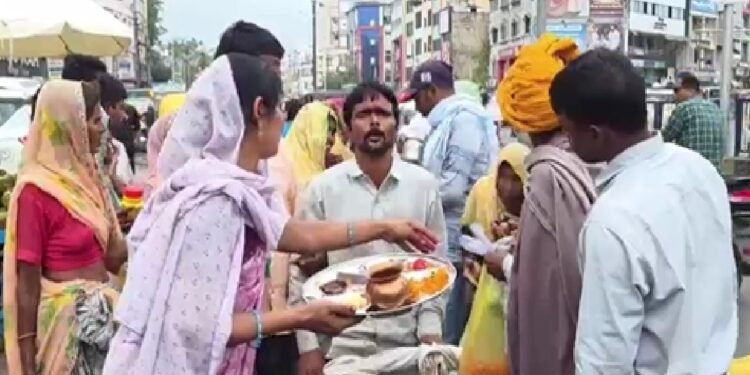 नाच- नाचकर ले गए मृतक की आत्मा… मौत के बाद तांत्रिक को लेकर अस्पताल पहुंचे परिजन