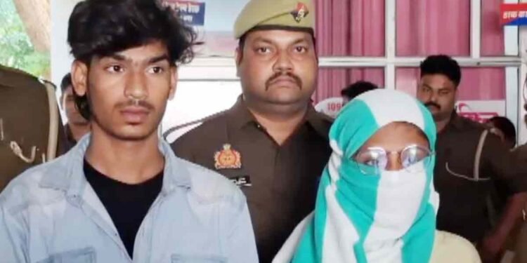 झांसी: महंगी रेसिंग बाइक से आए और ज्वैलर को लगा गए 50 हजार का चूना,  LLB की छात्रा प्रेमी के साथ अरेस्ट