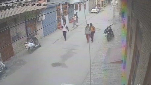 फरीदाबाद: लाइब्रेरी से घर लौट रही नाबालिग छात्रा को युवक ने मारी गोली, CCTV फुटेज आया सामने