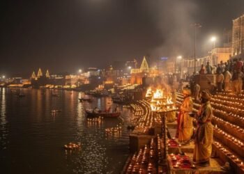 Dev Deepawali 2025: देव दीपावली पर किस मुहूर्त में करें दीप दान? जानिए इस दिन क्यों जरूरी है गंगा आरती