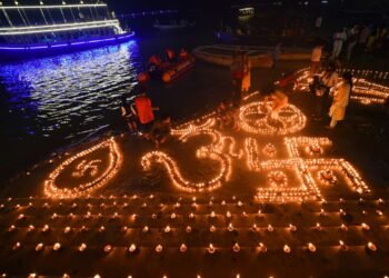 Happy Kartik Purnima 2025 Wishes: गंगा में लगाएं पवित्र डुबकी … यहां से भेजें कार्तिक पूर्णिमा की हार्दिक शुभकामनाएं