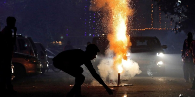 महिला क्रिकेट टीम की जीत का जश्न, पटाखे फोड़ने पर मुंबई में 3 लोगों पर केस