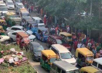 पटना में महाजाम! अटल पथ से मरीन ड्राइव तक लगी वाहनों की लंबी कतार, घंटों फंसे रहे श्रद्धालु