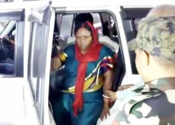 बिहार: रोड शो के दौरान हम प्रत्याशी ज्योति मांझी पर पथराव, DM बोले- जांच में कोई पत्थर नहीं मिला