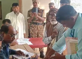 बिहार के इस इलाके में 20 साल बाद वोटिंग, नक्सली हमले में शहीद हुए थे सात पुलिसकर्मी