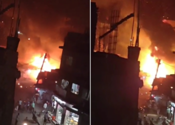 बांका के साहेबगंज बाजार में चाय की दुकान में लगी भीषण आग, पांच गैस सिलेंडर फटे