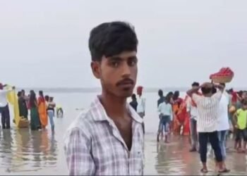 हाजीपुर में पुल के नीचे मिली युवक की लाश, पांच दिन से था लापता, मचा हड़कंप