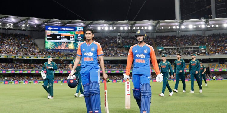 IND vs AUS T20: टीम इंडिया ने 2-1 से जीती सीरीज, बारिश की भेंट चढ़ा आखिरी मुकाबला –