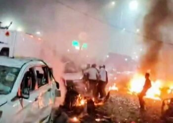 दिल्ली ब्लास्ट पर पीएम मोदी ने जताया दुख, राजनाथ सिंह, ओवैसी का भी आया बयान