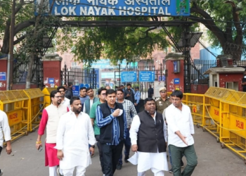 दिल्ली ब्लास्ट: LNJP अस्पताल जाकर घायलों से मिले सौरभ भारद्वाज, केंद्र सरकार पर साधा निशाना