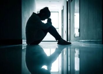 बॉयफ्रेंड ने वीडियो कॉल पर उतरवाया कपड़े, फिर करने लगा ब्लैकमेल…तंग युवती ने किया सुसाइड