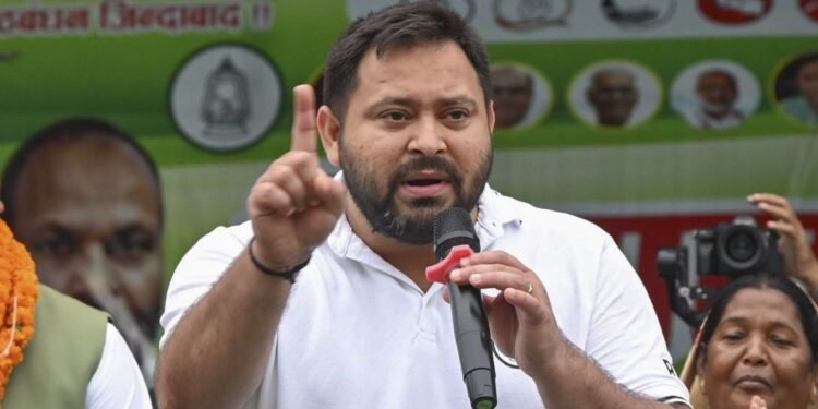 एग्जिट पोल के नतीजों में तेजस्वी यादव के लिए क्या मैसेज है?